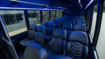mini-coach-Np9SQvTC